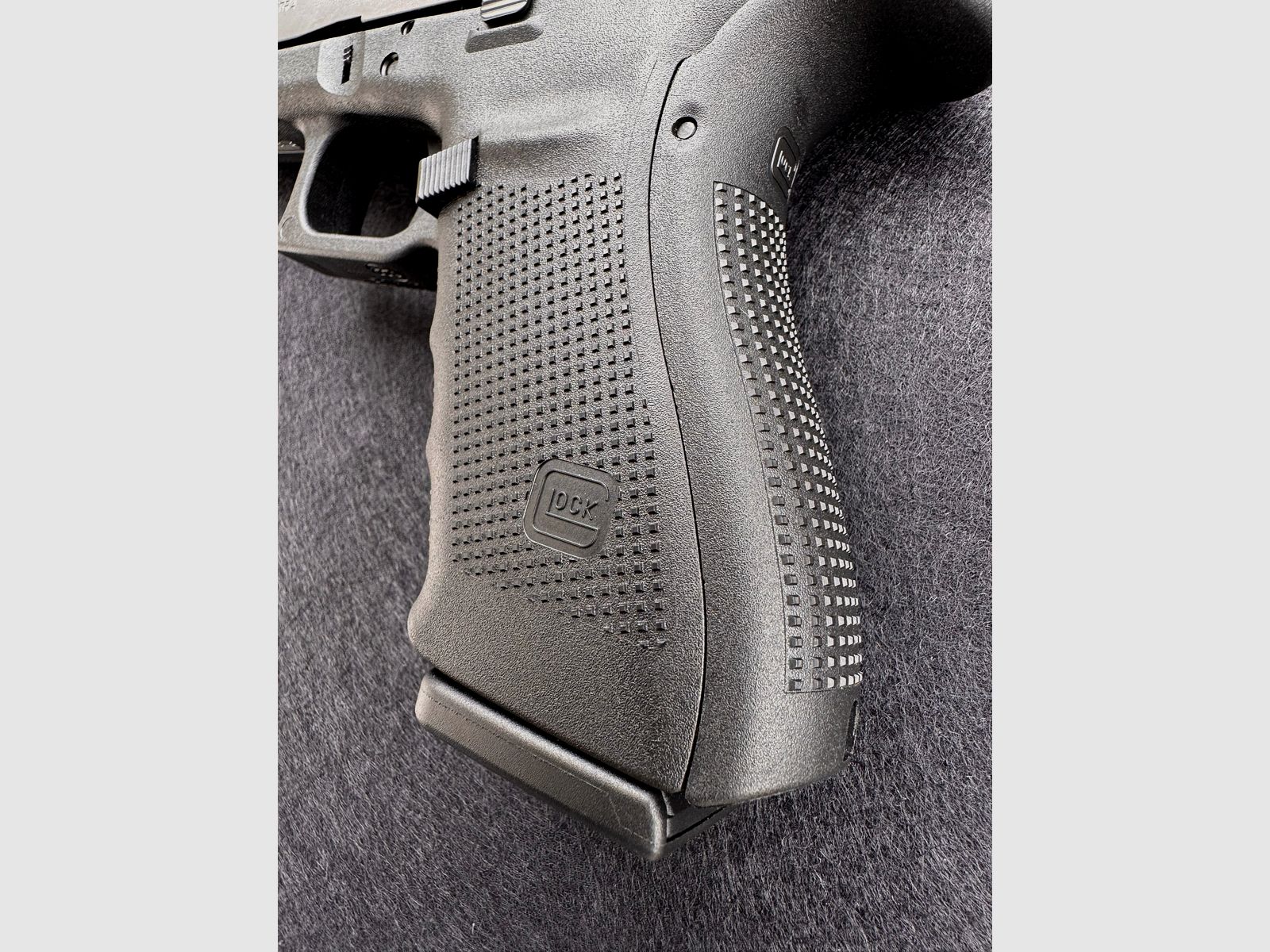 Glock 21 Gen4, .45 ACP – Neukauf beim Händler, nie benutzt