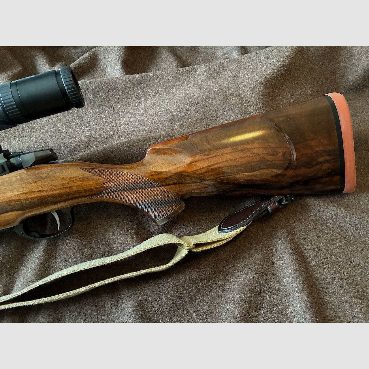 *Als nieuw* Sako L61R AIV Safari in het kaliber .338 Win. Mag. inclusief Zeiss Diavari ZM 2,5-10x48 T*