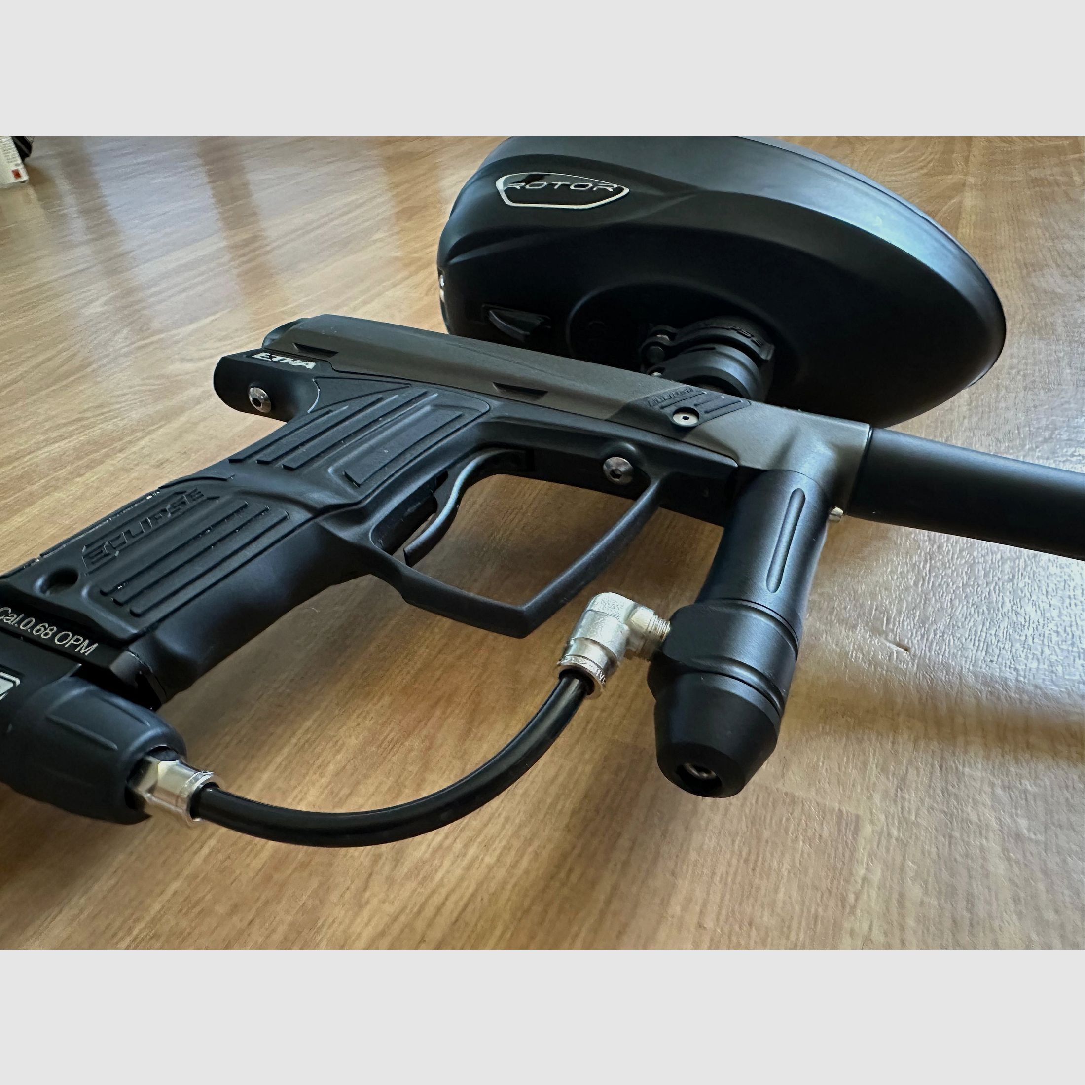Paintball Komplettset – Planet Eclipse Etha, Dye Rotor, HP-Flasche, Maske & Kleidung