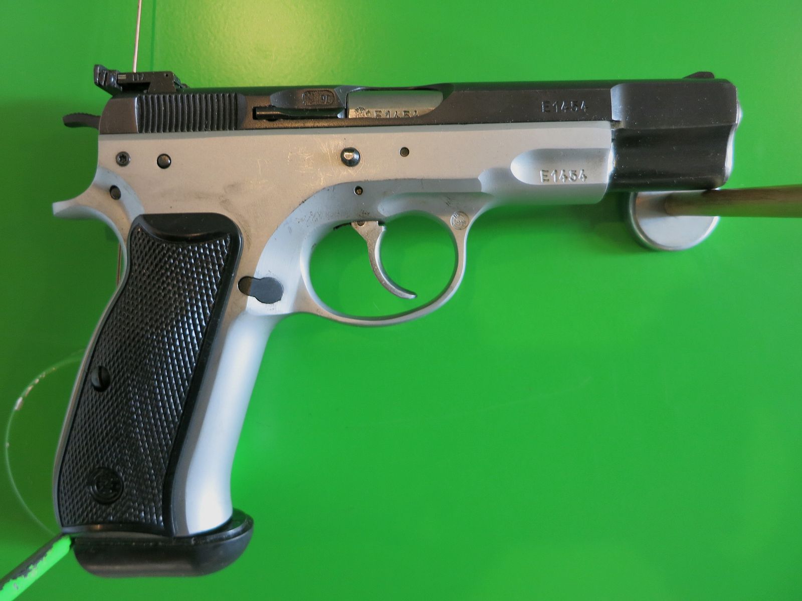 Brünner CZ75 DUO TONE bzw. ČZ 75 (Česká zbrojovka), halbauto. Selbstladepistole Kaliber 9 × 19 mm       #36