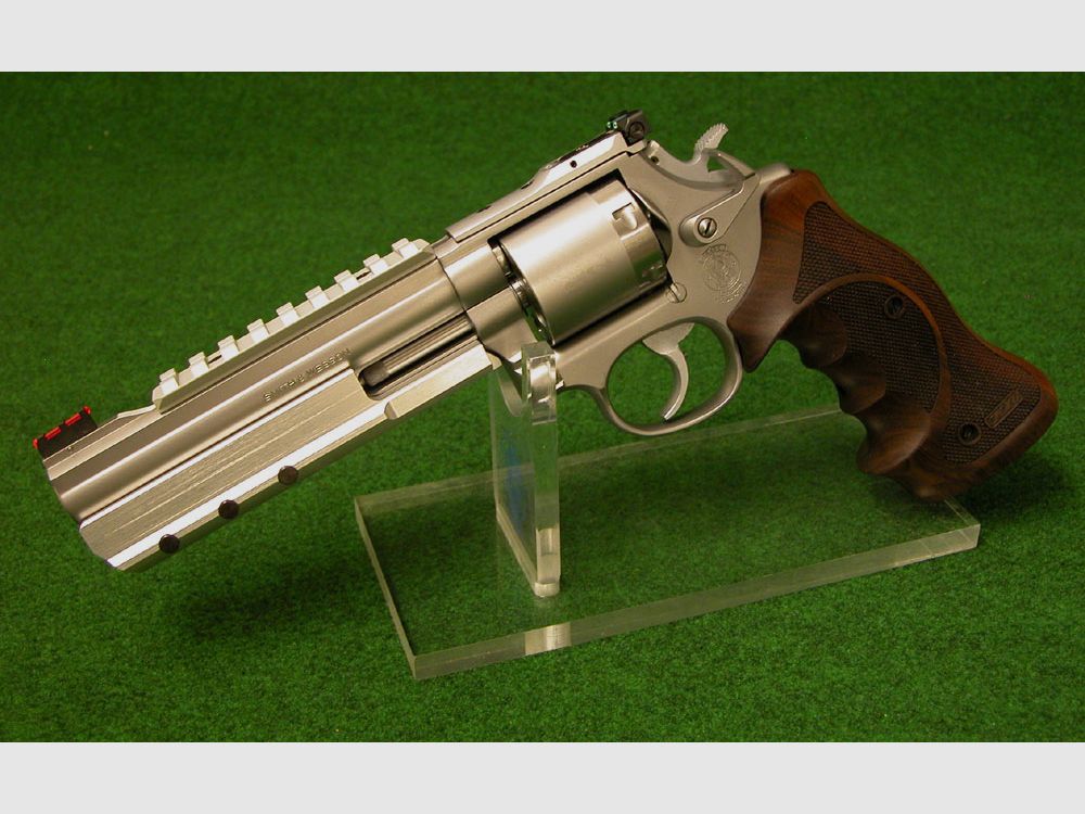 White Diamond Classic Champion 686  6"Zoll 357 Magnum