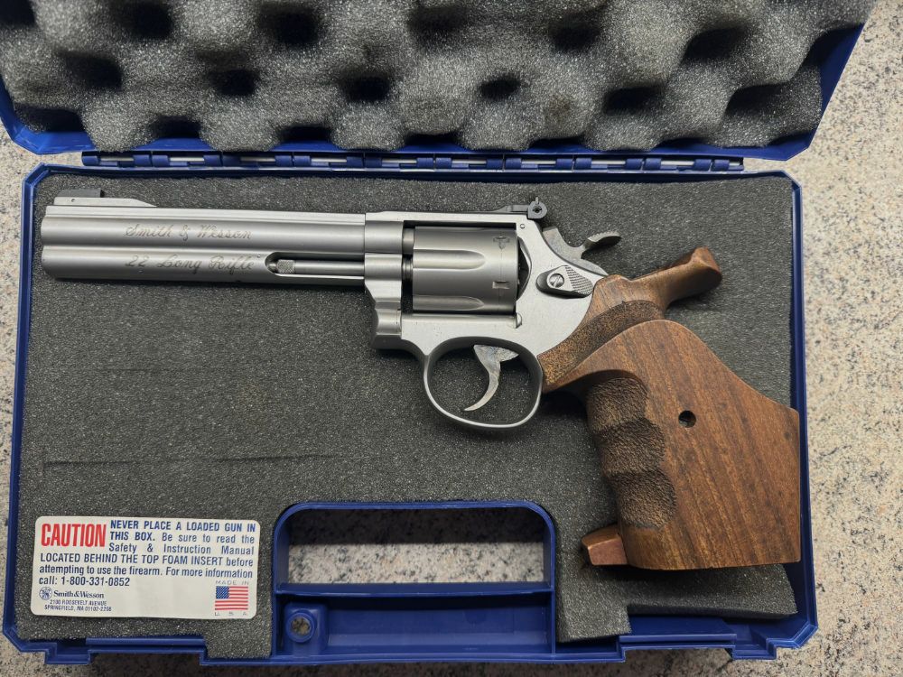 Smith & Wesson (S&W) 617 Target Champion