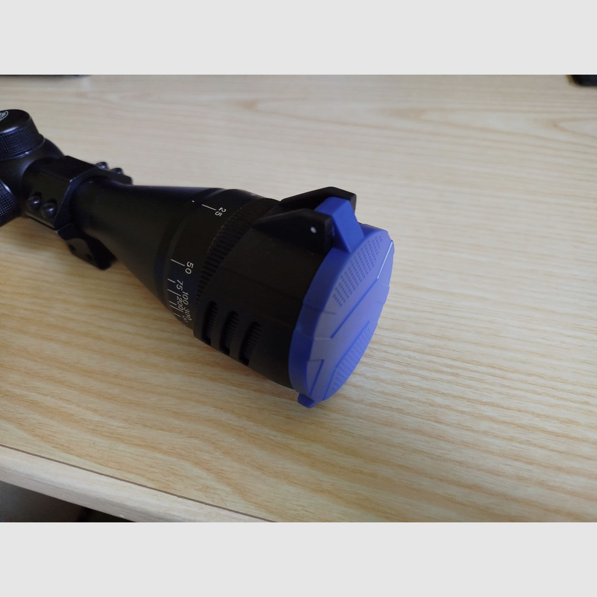 Telescopio Walther 3-9x40, come nuovo, reticolo illuminato