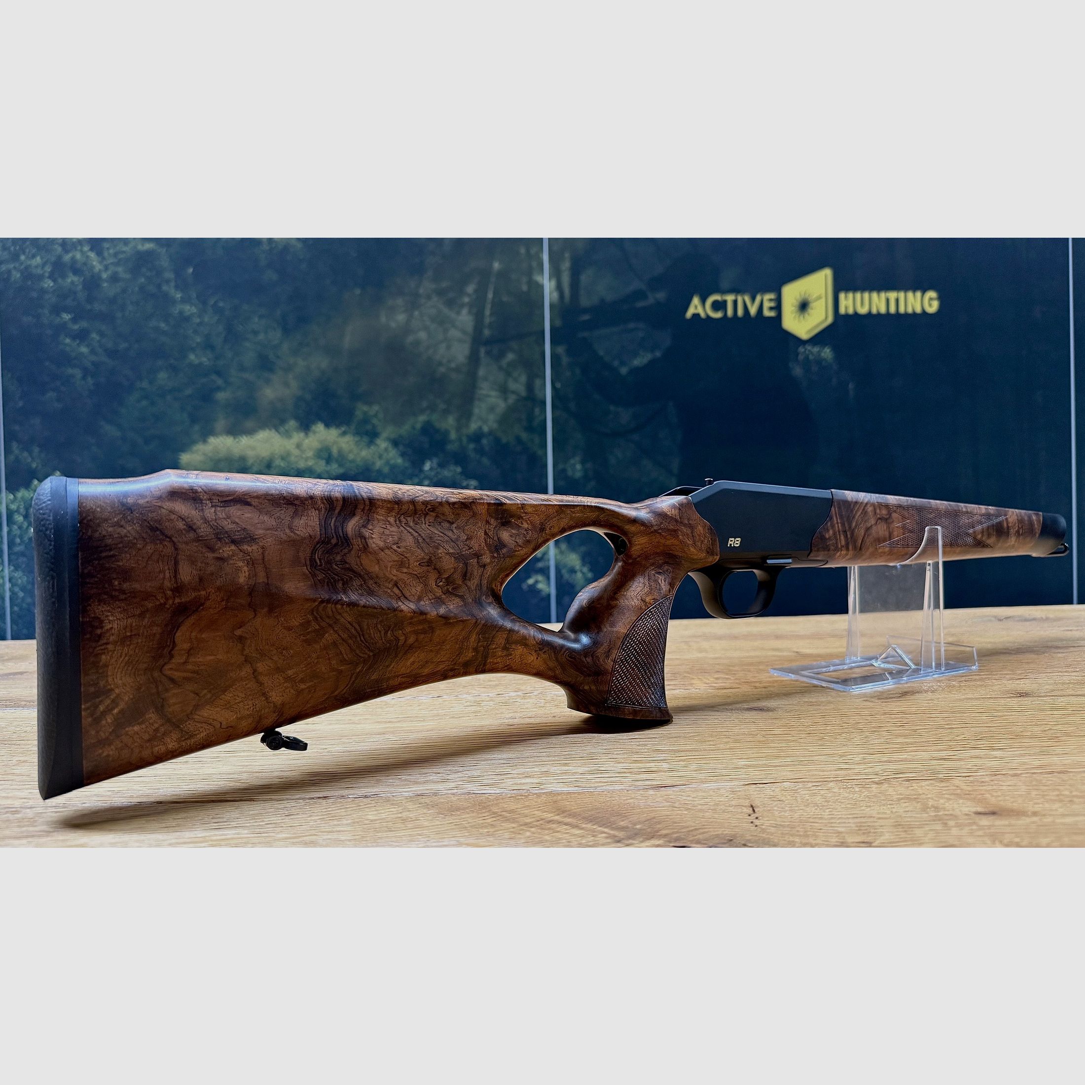 Blaser R8 Holzschaft/Lochschaft mit System, traumhafter, außergewöhnlicher Zubehör-Lochschaft HK 8-9, goldenes R8 Logo