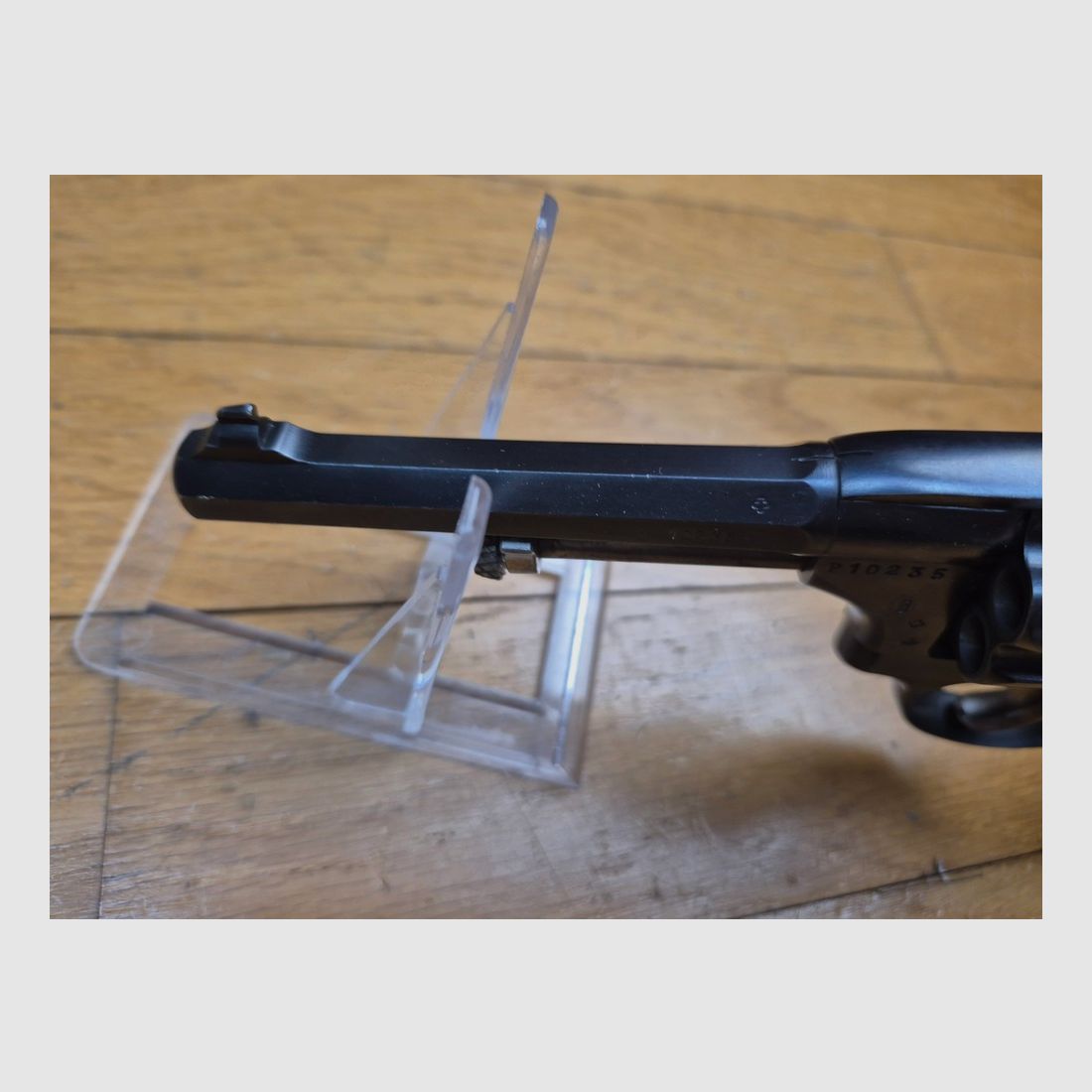 Sehr schöner Schweizer Revolver Modell 1882 (und nicht 1882-29!) – Kal. .7.5 Schweizer – Seltene „private“ Herstellung des Arsenal Bern – 5.903 Exemplare W+F Bern „P“ von nur 37.255 Waffen – Waffe 1. Klasse – quasi neu und Kategorie D! – TBE++, Bild 16 von 22