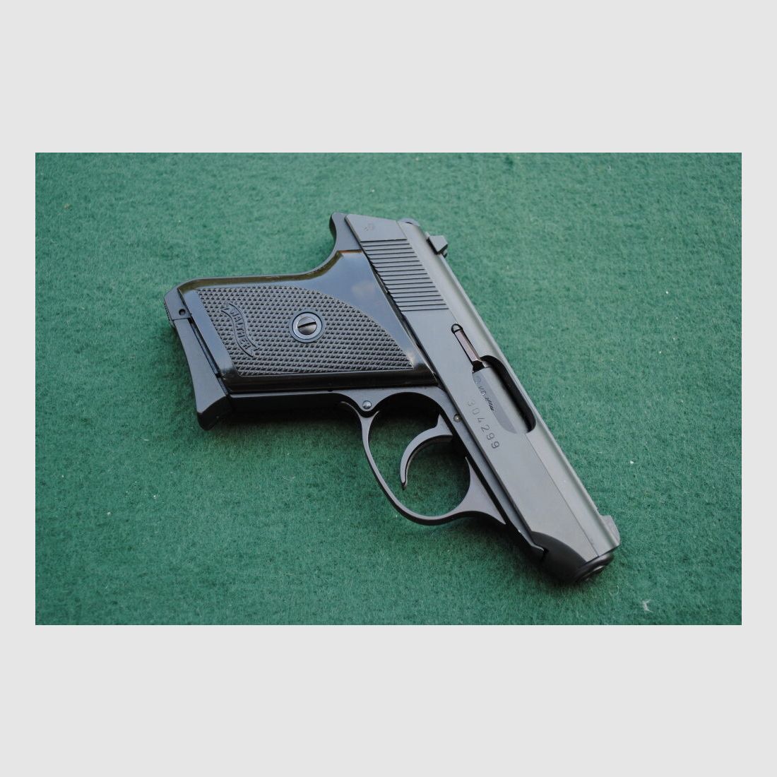 Walther Mod. TPH, twee originele magazines met schoen