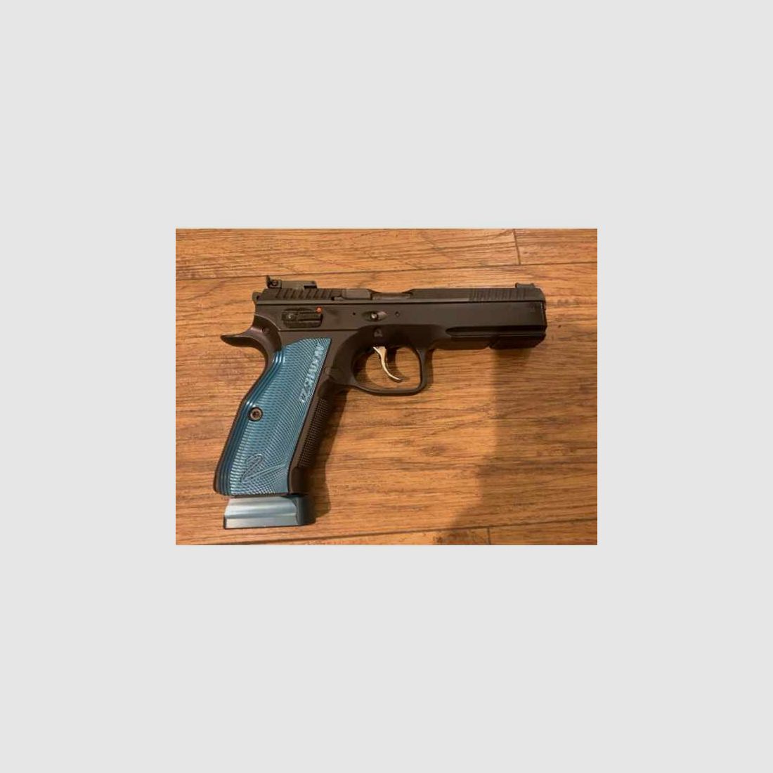 Pistole CZ Shadow 2 Kal.:9mm Luger, Pro Tuning LPA Visier, Alu Magazinverlängerung,gebraucht