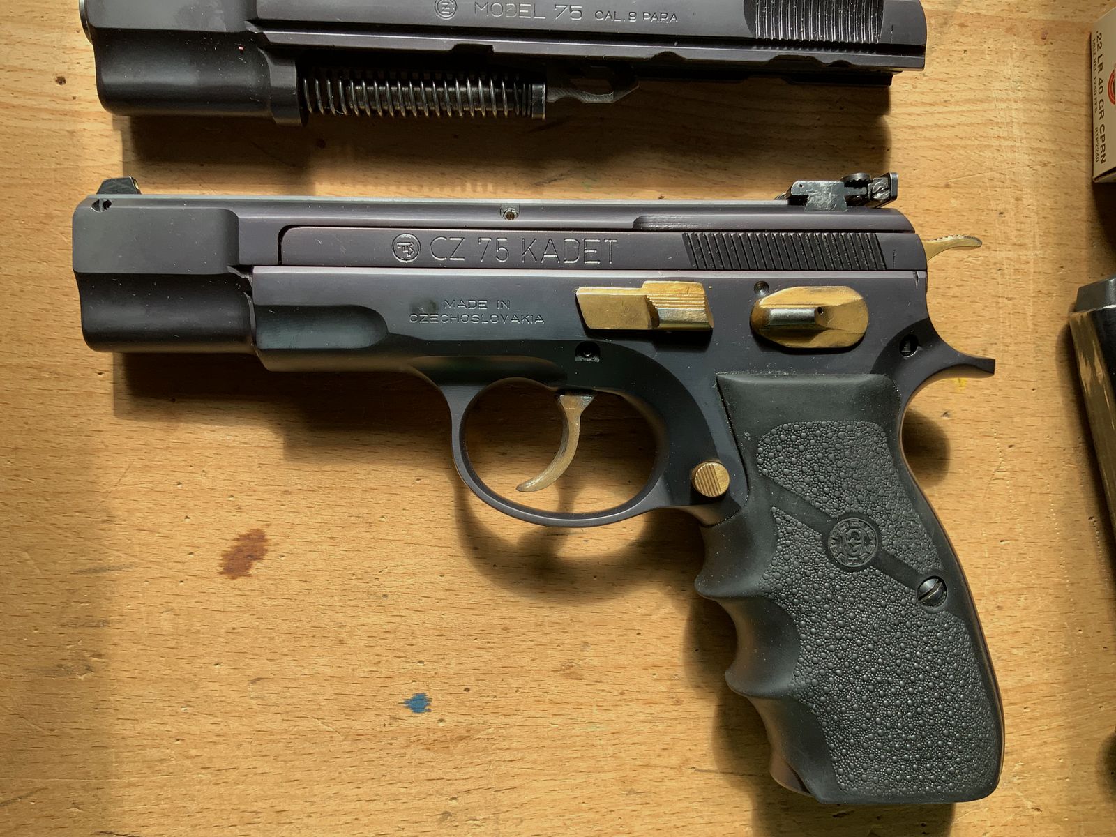 Pistola CZ 75 9 mm Luger KK Kadett sistema di cambio pistola di servizio