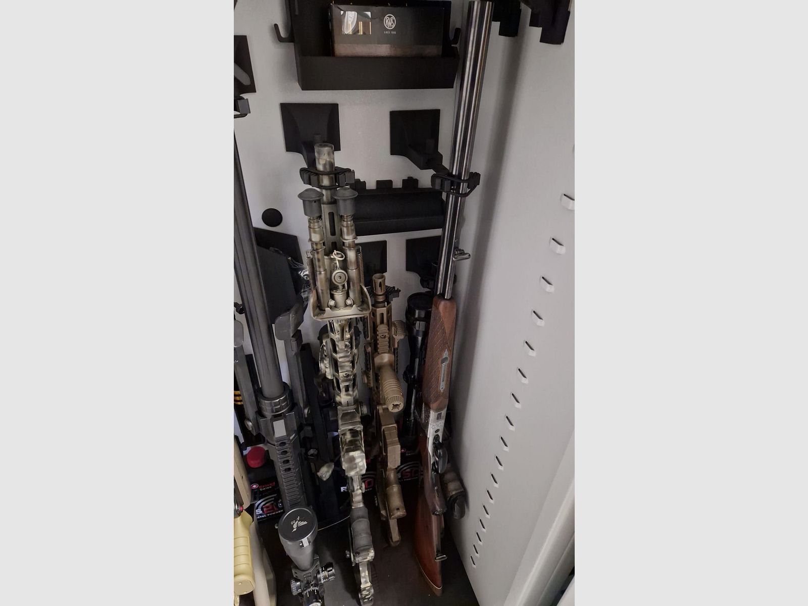 Support pour armes longues pour armoire à armes