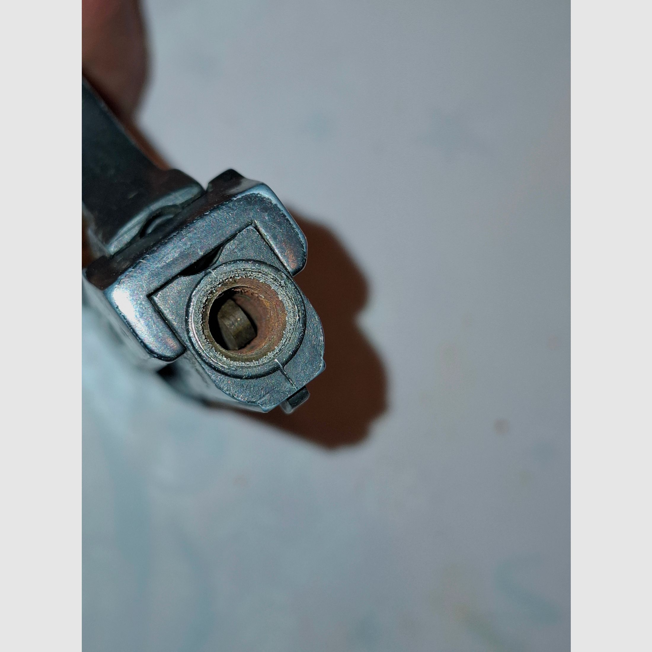 4 pistolets/ revolvers à blanc