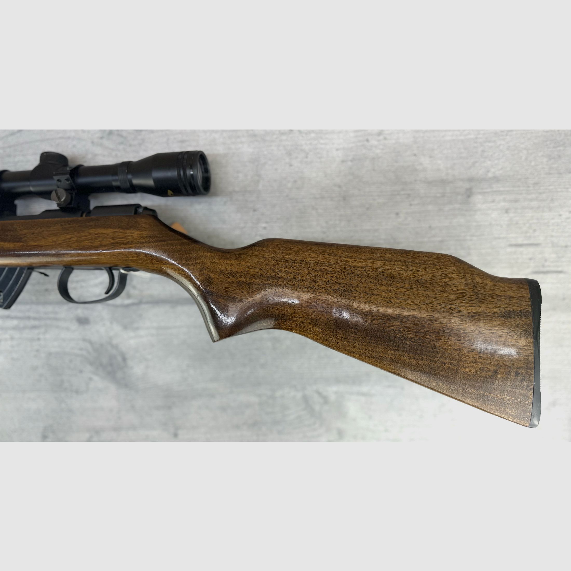 CBC Model 122, Kal.: .22lr Repetierbüchse + Gamo Zielfernrohr