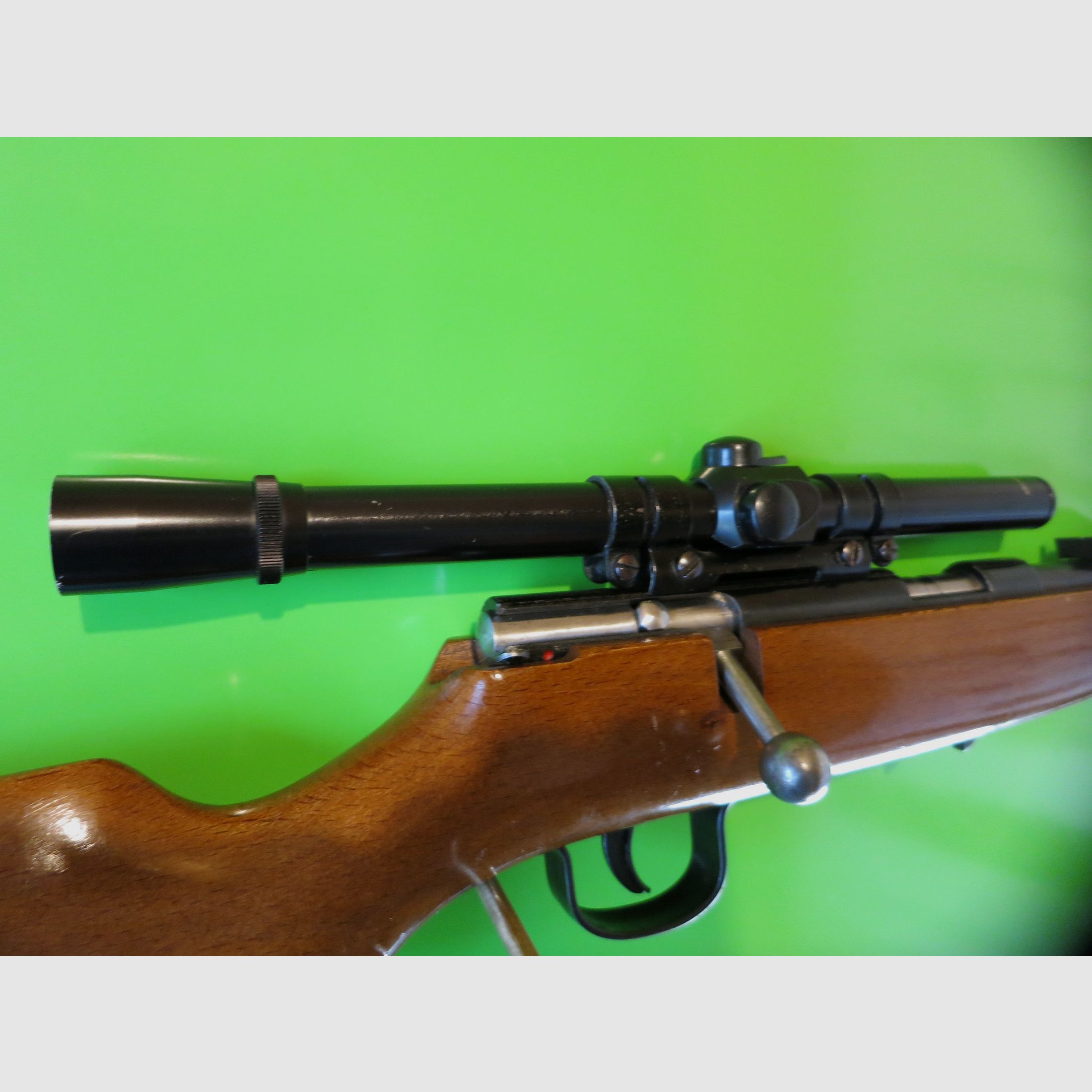 Voere repetidor .22lr .22lfB con mira telescópica Anschütz Savage 4x #21-