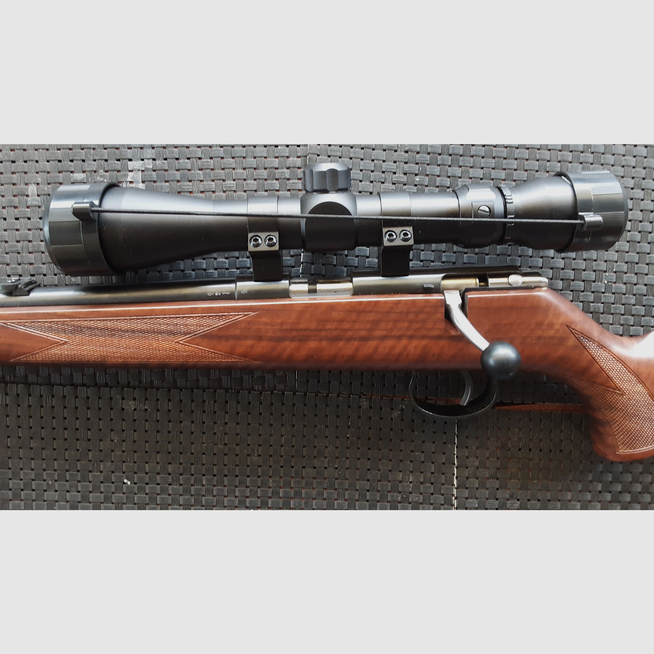 Repetierbüchse Anschütz 1416 Kaliber 22 l.r.  mit Glas Walther 3-9x 40 NEUWERTIG !