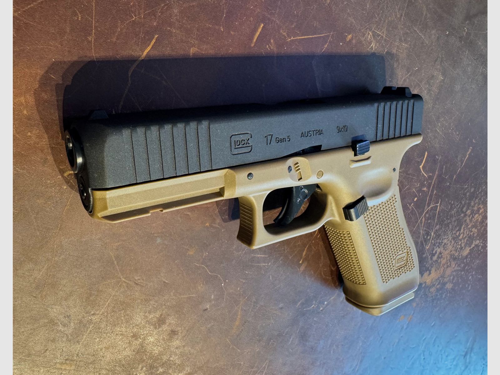 Glock 17 Gen5 Coyote Co2 pistol – 4.5 mm BB blowback