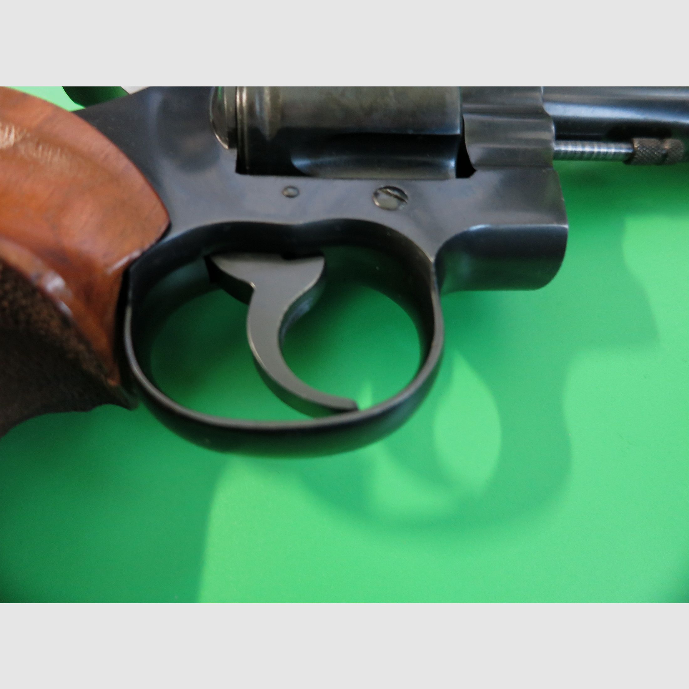 Revolver COLT Officer's Model Match, Vijfde uitgave van de serie in .22lr, Sportgreep #2