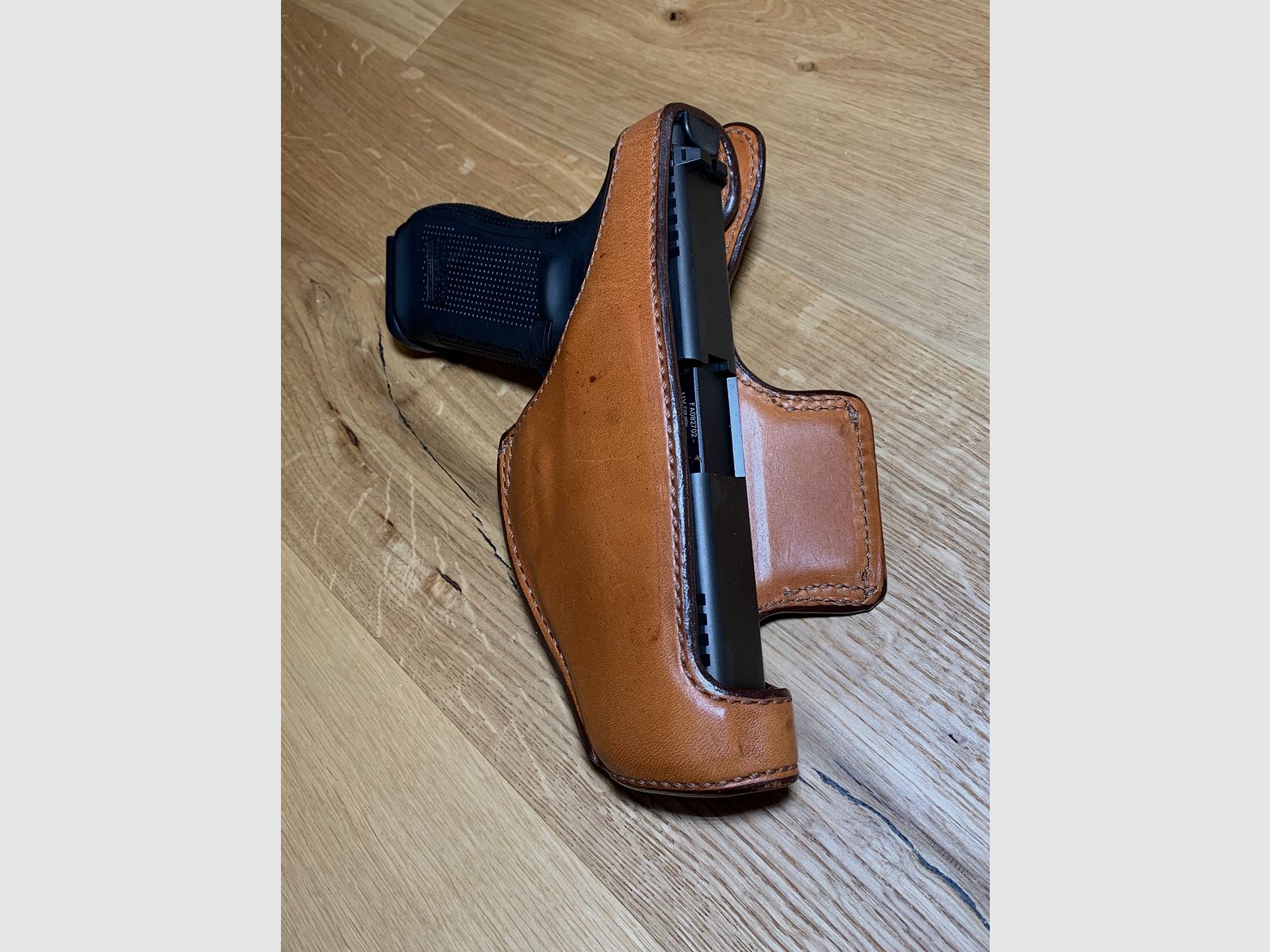 Bianchi # 81 leather holster for Glock 17, WITHOUT pistol