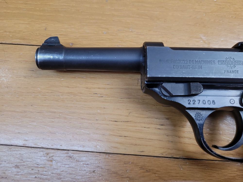 Seltenes Walther Manurhin P1 – Kal. 9×19 – Polizei von West-Berlin – Außergewöhnliche Ankunft – Hergestellt in Frankreich von Manurhin – Regulierungsmarkierungen – Alle Teile mit Nummer – Spiegel-Lauf – Mechanik in Top-Zustand – Weniger als 15.000 Exemplare! – Nachfolger der P38 im Kalten Krieg – Wunderschönes Exemplar, Bild 6 von 17