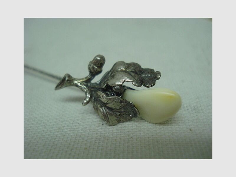 Werthe Krawattennadel Eichel mit Blatt