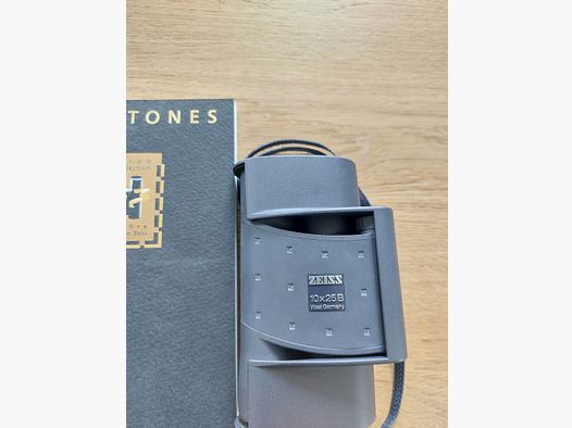 Sammelobjekt 100 Jahre Carl Zeiss 10x25B