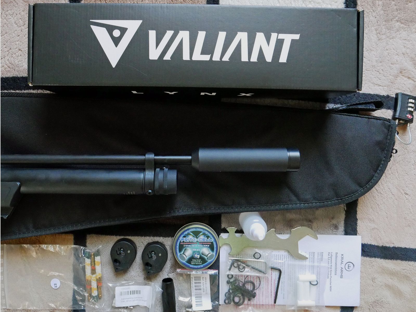 Kral Arms Puncher Nish S luchtgeweer kal. 5,5 mm met richtkijker, tas, Diana-pomp en demper - als nieuw -