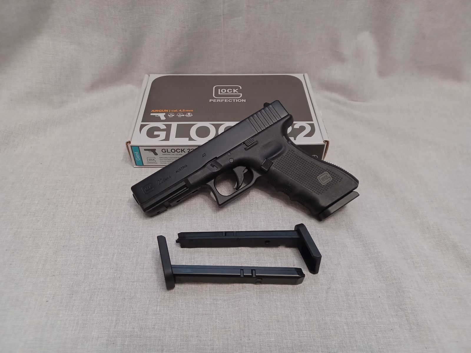 Glock 22 Gen4 / 4,5 mm BB / CO2 / Pistole / OVP (71)