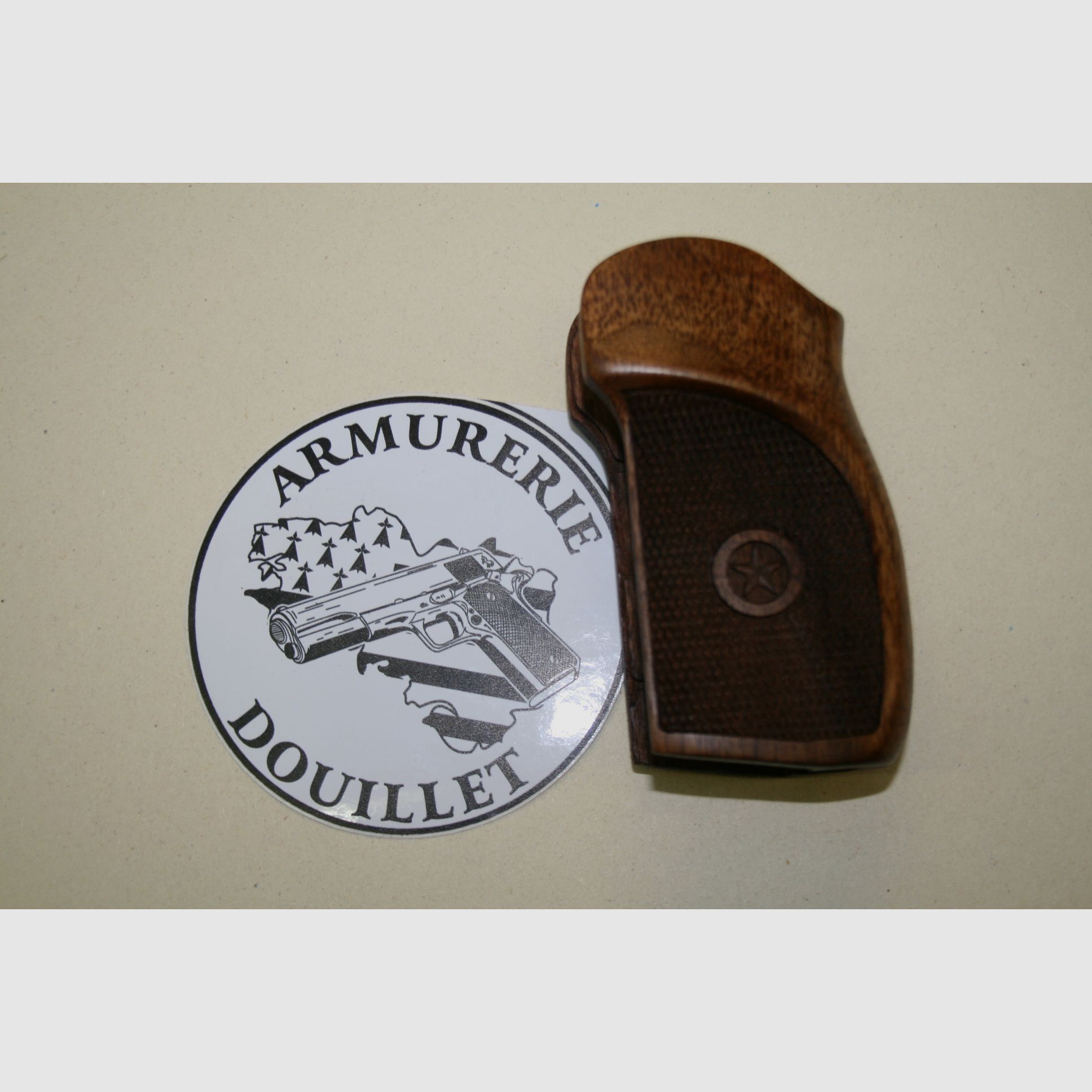 Griffschalen aus Holz für Pistole MAKAROV, Bild 1 von 3