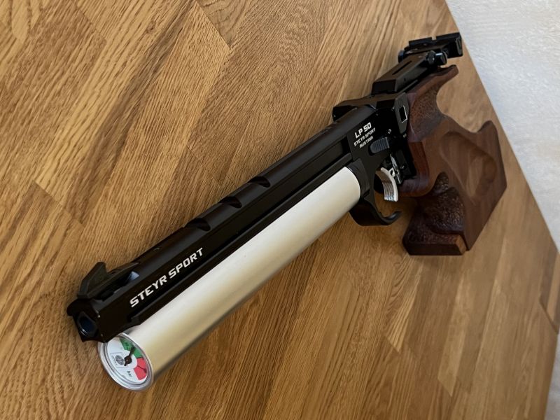 fünfschüssige Steyr LP 50 Matchluftpistole