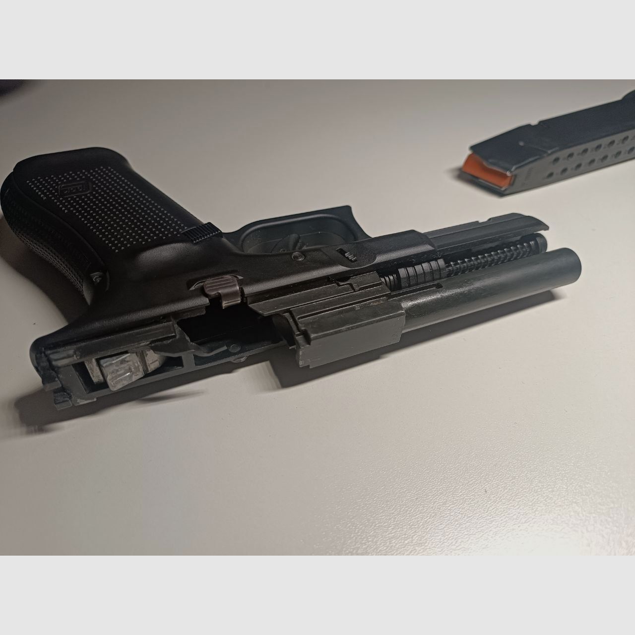 Umarex Glock 17 Gen5 9mm P.A.K. – d'occasion, image 1 sur 5