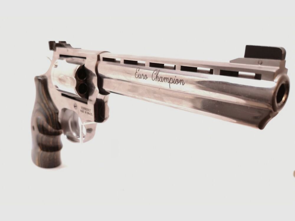 Taurus 689