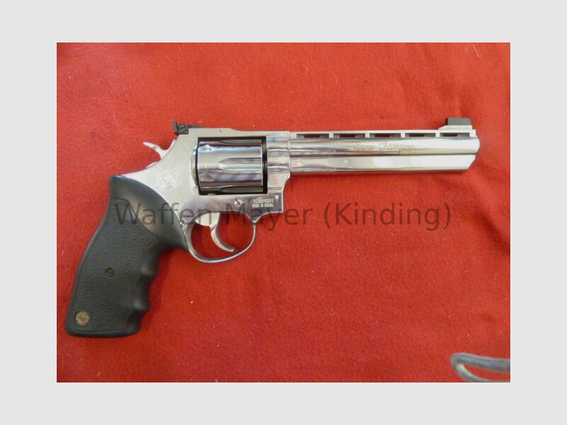 Taurus 689