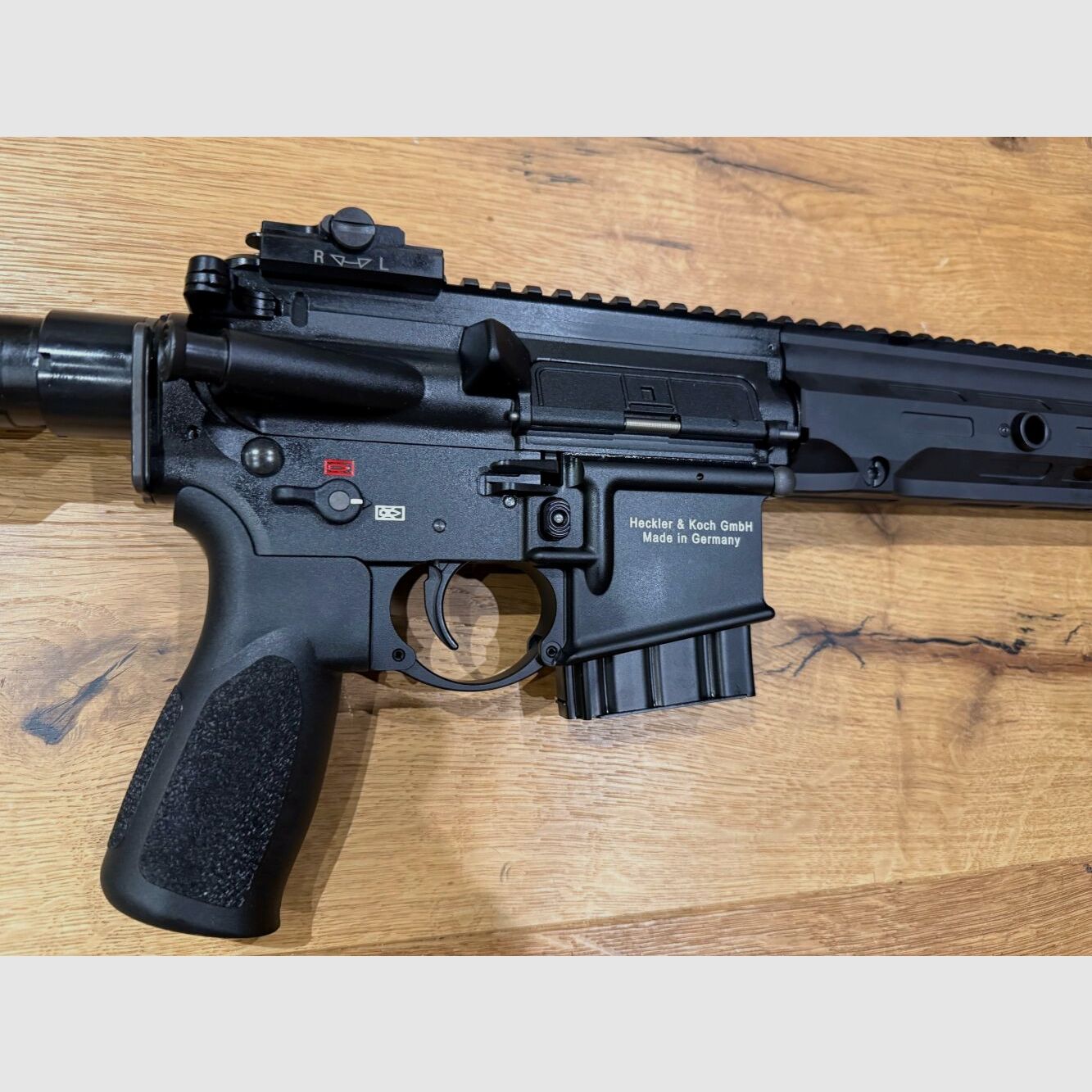 Heckler und Koch MR223, versione A3, cal. .223 Rem., 11", nero, impugnatura chiusa