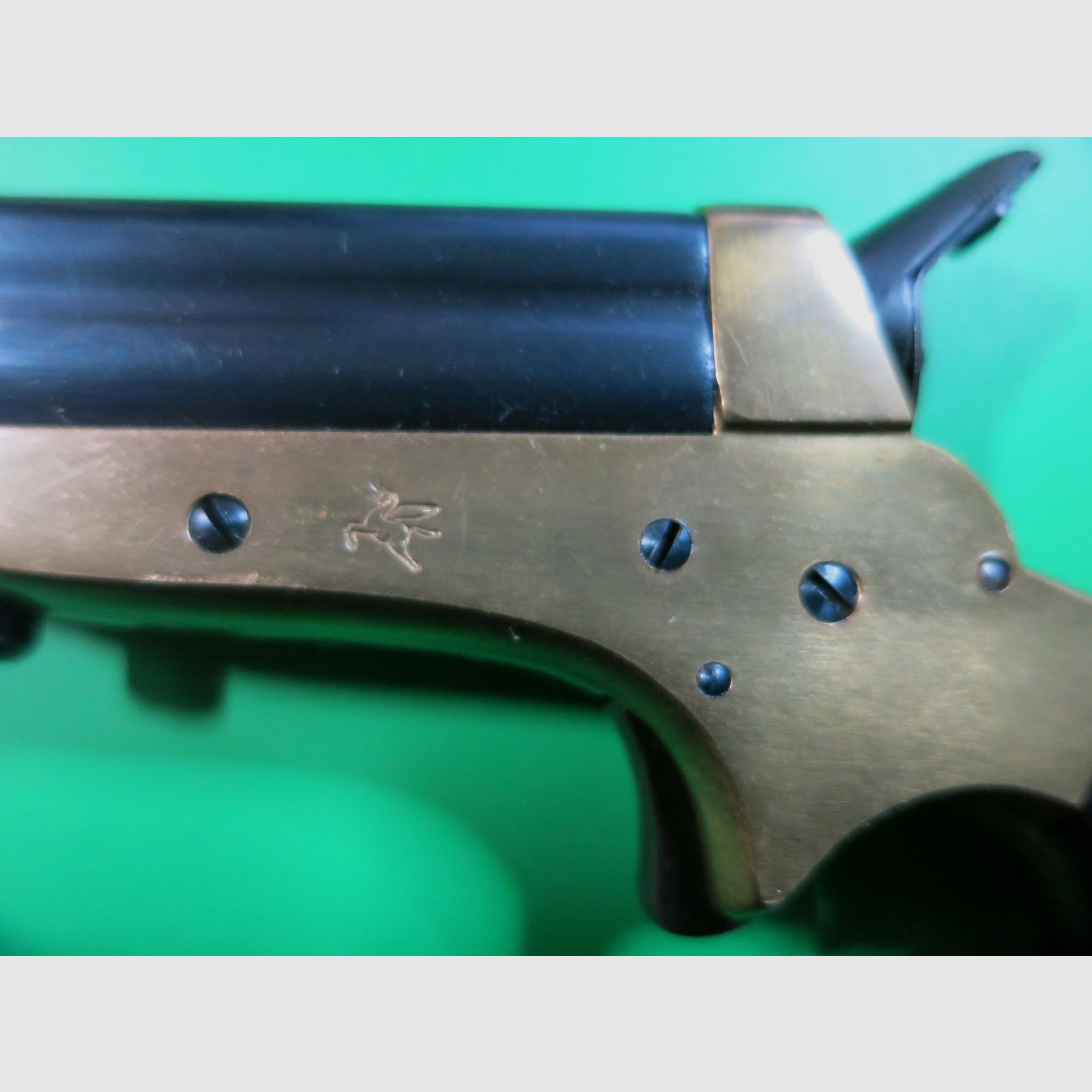 Uberti New Derringer Pepperbox pistola a 4 colpi nel calibro .22 short, copia della Sharps Pepperbox     #54