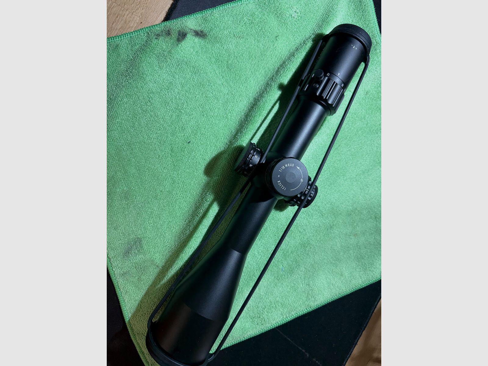 Element Optics Titan | 5-25x56 FFP APR-1C MRAD Absehen - 1⁄10 MRAD