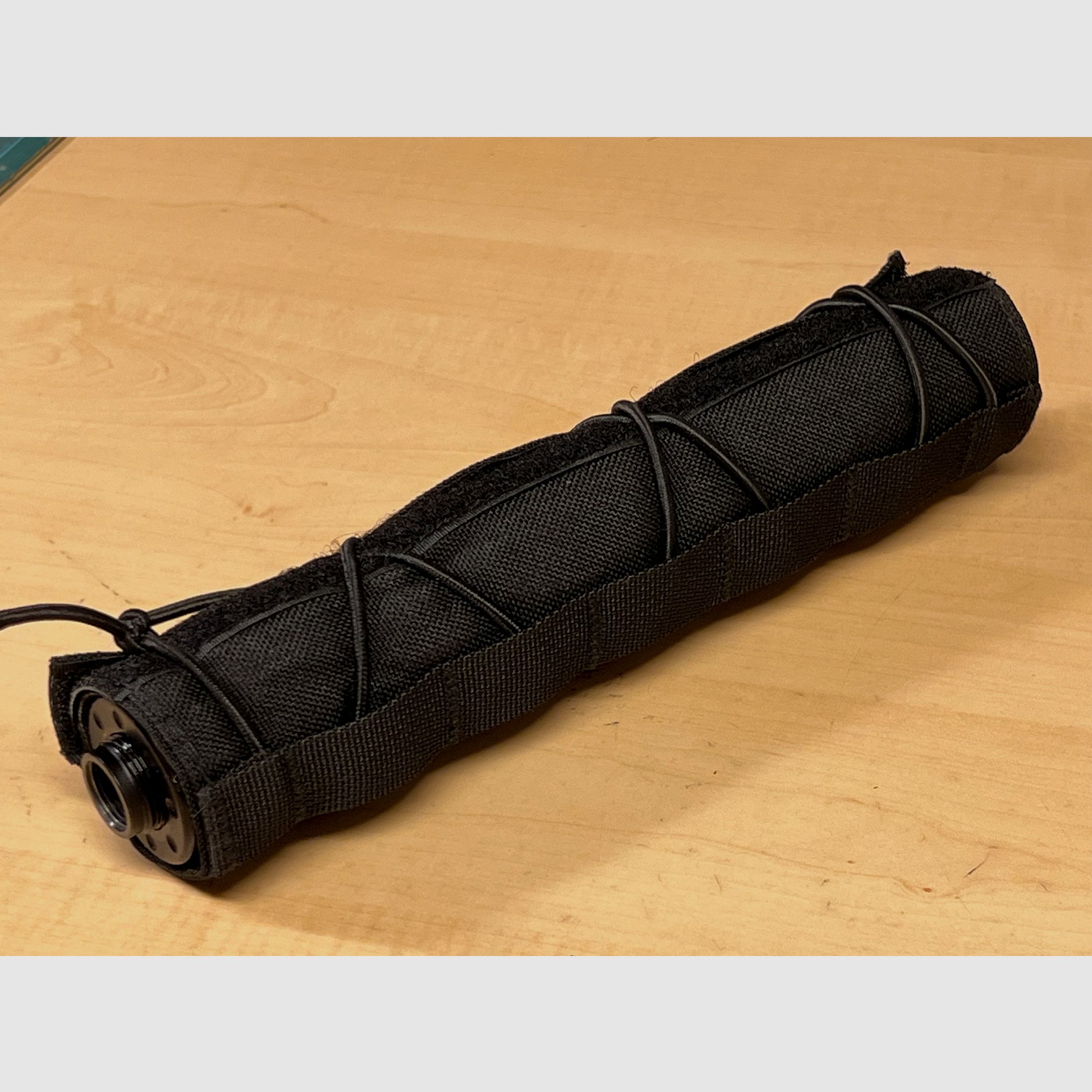 Schalldämpfer Cover in Schwarz