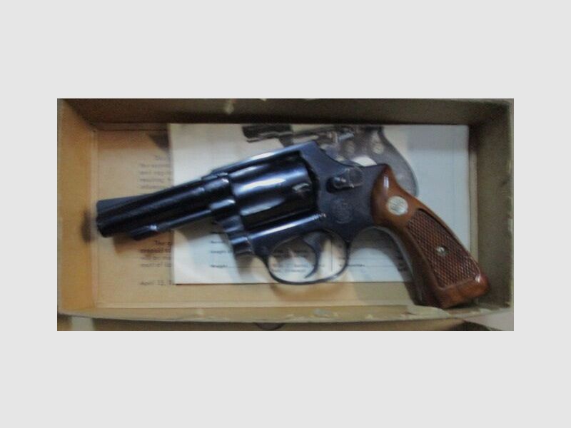 Revolver .38 spécial Smith & Wesson 3 pouces modèle 36 dans la boîte d'origine 36