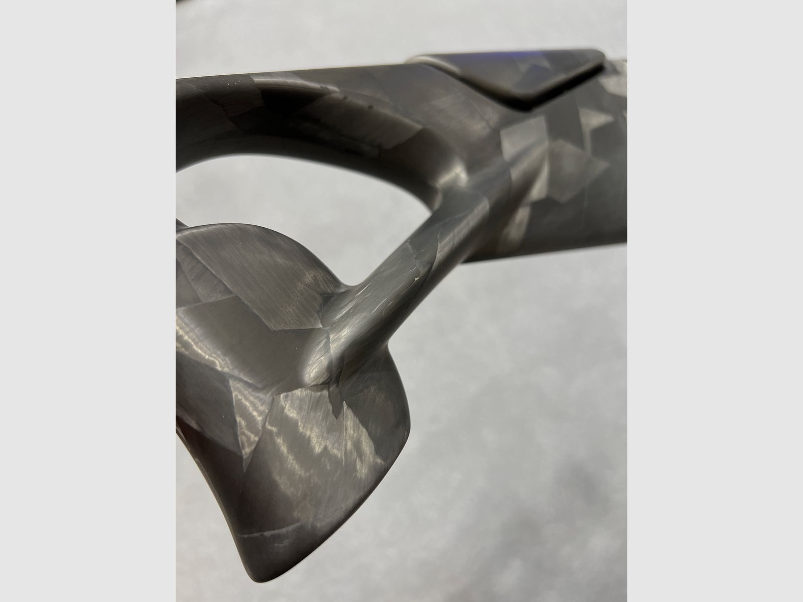 Crosse à trou pour Blaser R8 en camo carbone, image 5 sur 12