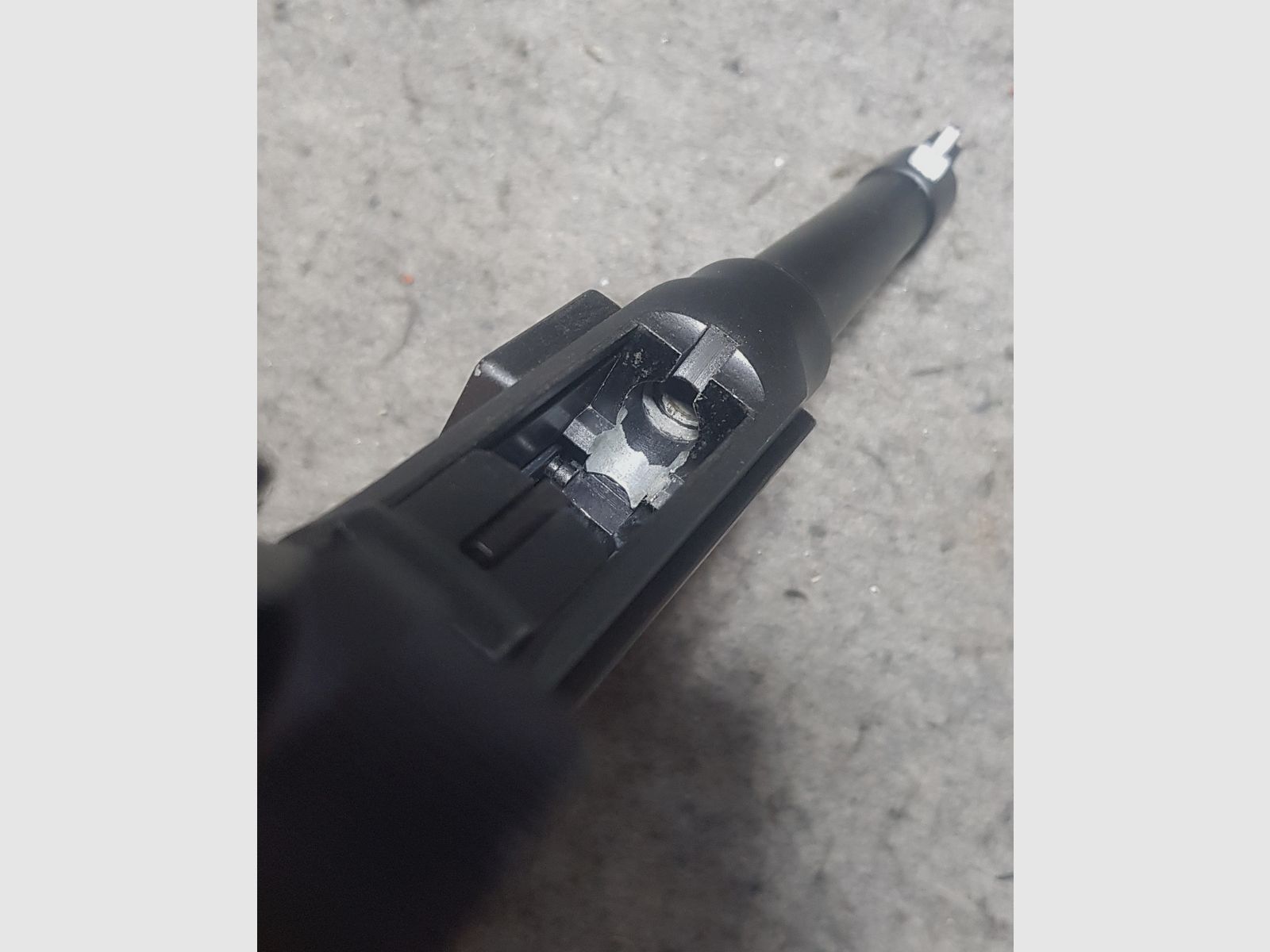 Sehr seltene Pistole PTB 517 Record Mod.  08  Cal. 8mm Knall PAK schwarz brüniert Schreckschuss P08 Holzgriffe