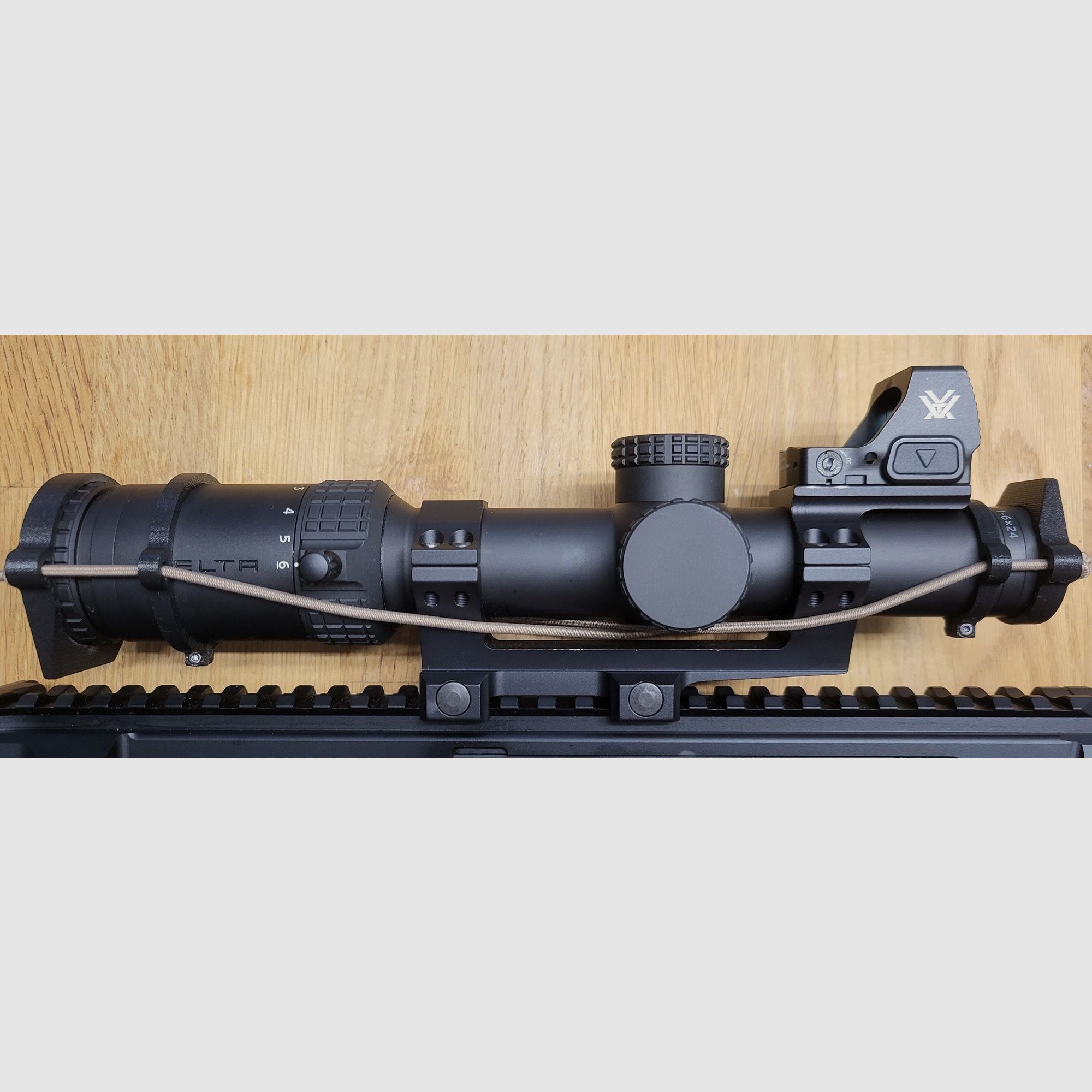 Delta Stryker HD 1-6x24 SFP DSMR LPVO Zielfernrohr mit Montage