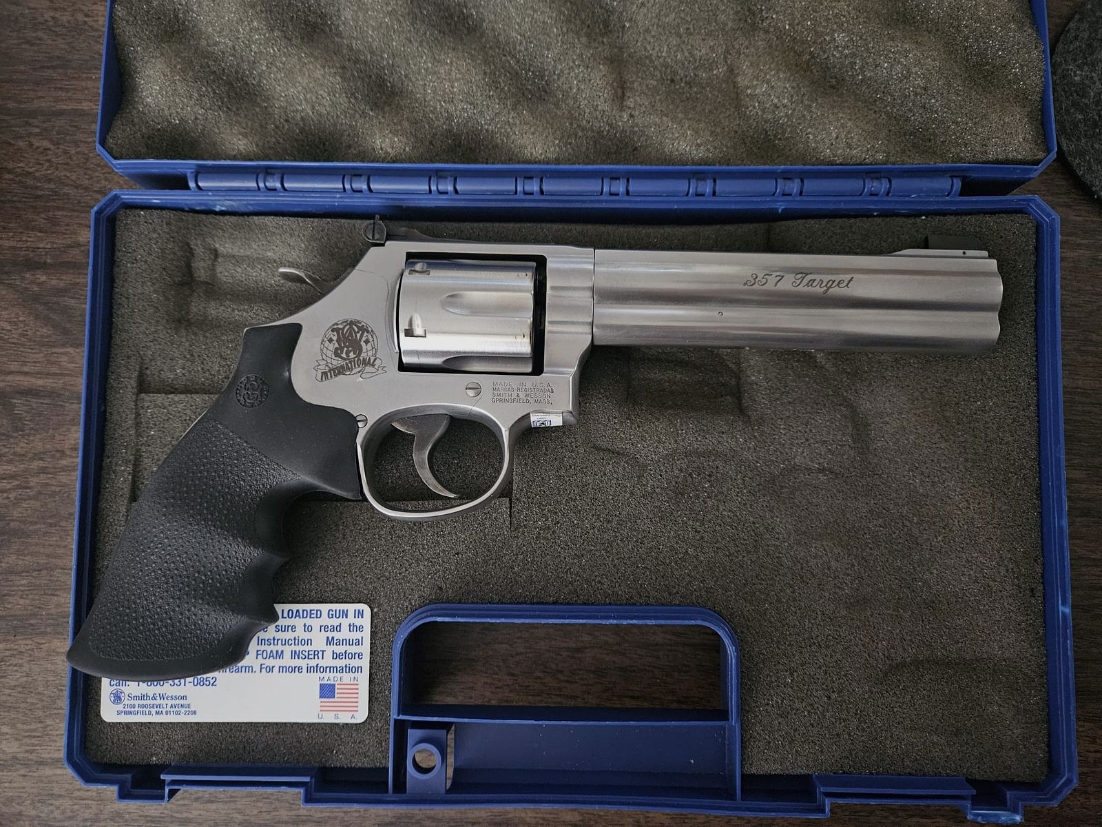 Smith & Wesson 686-6 Target Champion Kal.357 Mag. 6 Zoll Lauf im S&W Koffer mit Zubehör