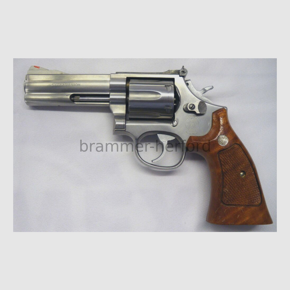 Smith & Wesson	 686-3 (2)