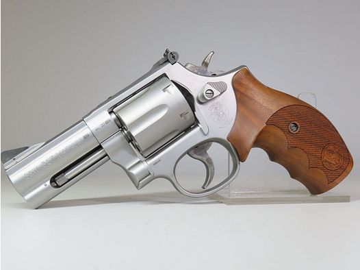 Smith & Wesson 686 Security Six