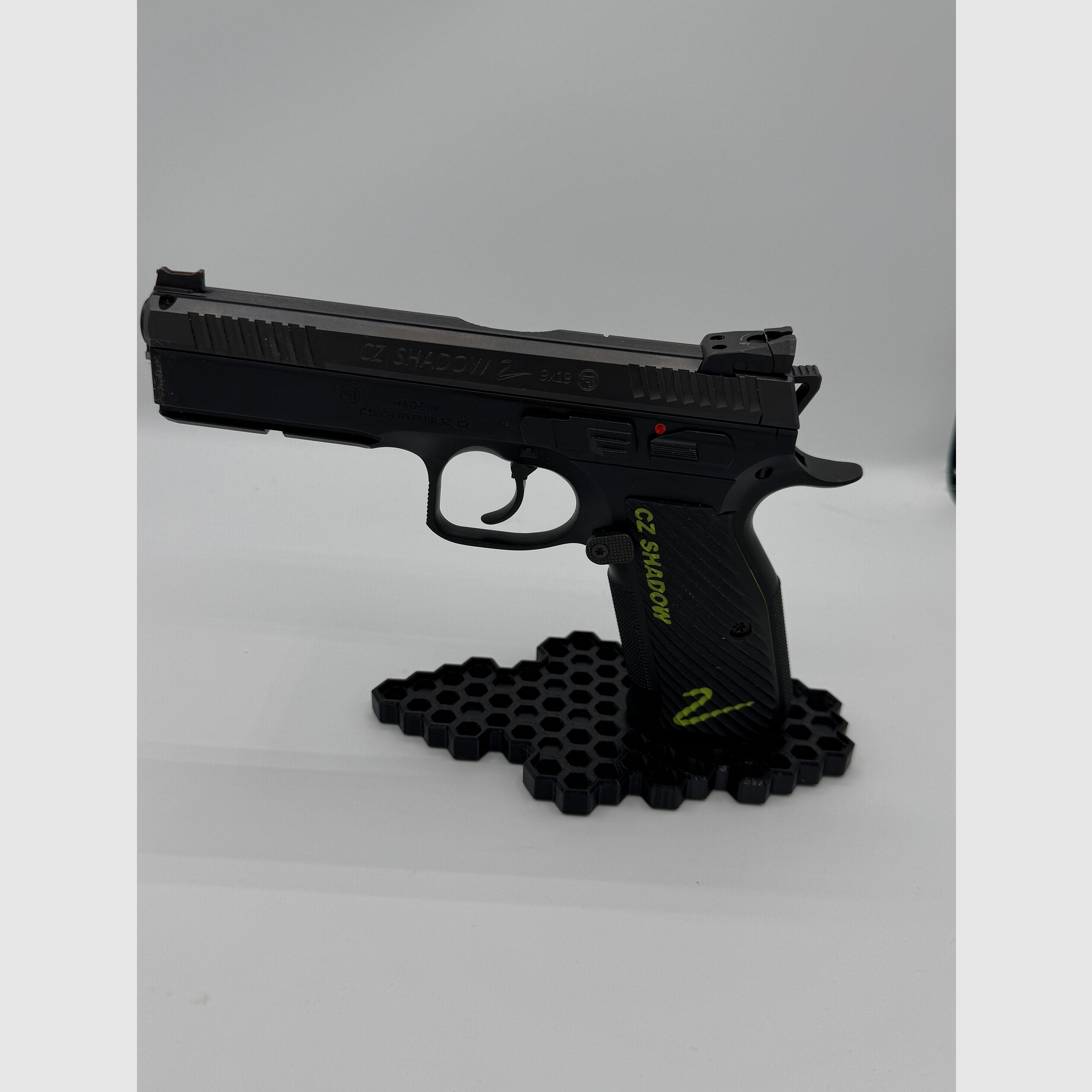 Pistol stand 9 mm / .45 ACP – Without barrel contact | Safe & material-friendly