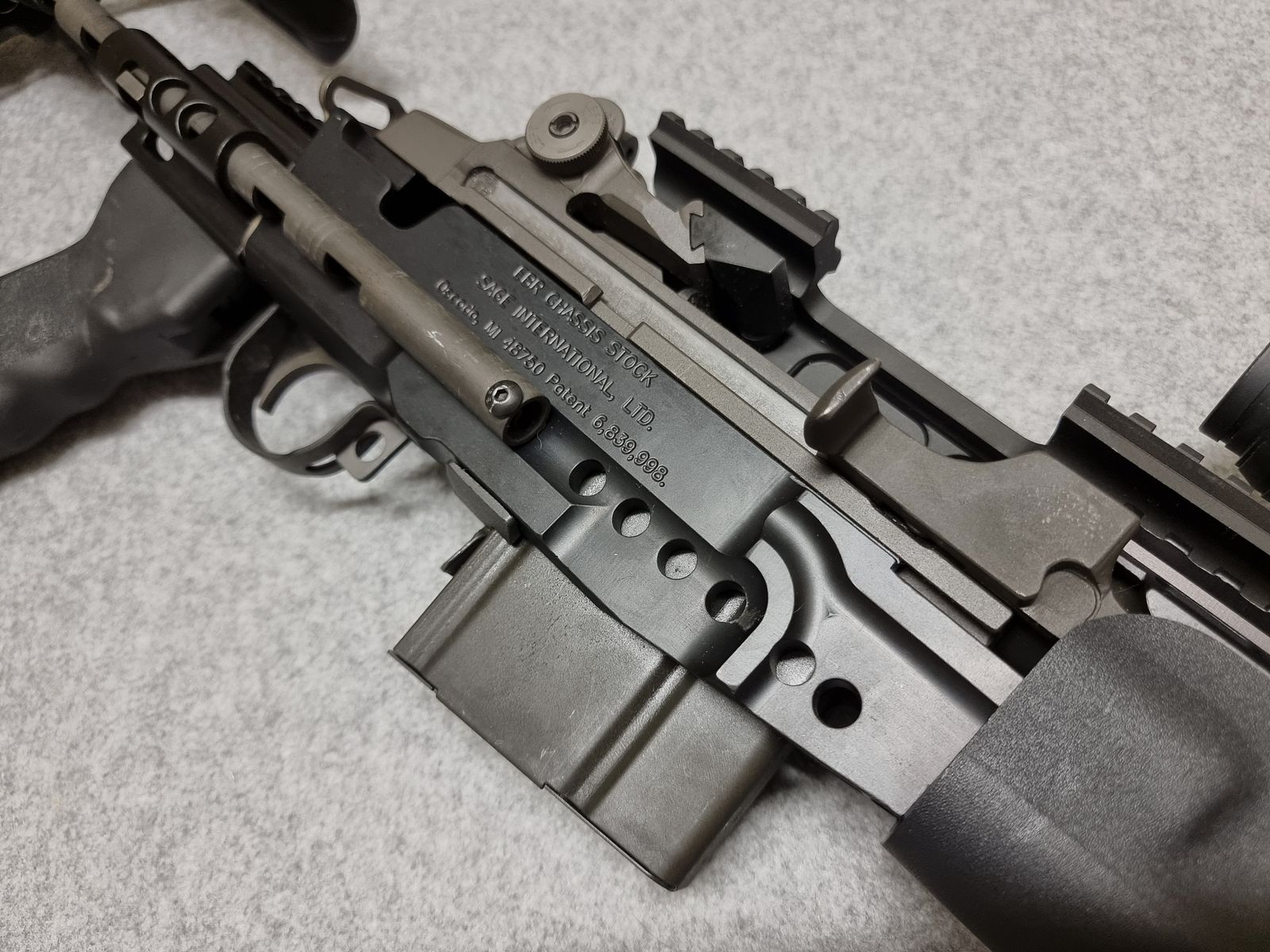 LuxDefTec LDT M14 Socom mit original Sage EBR Chassis + original Springfield Armory M1A Montage