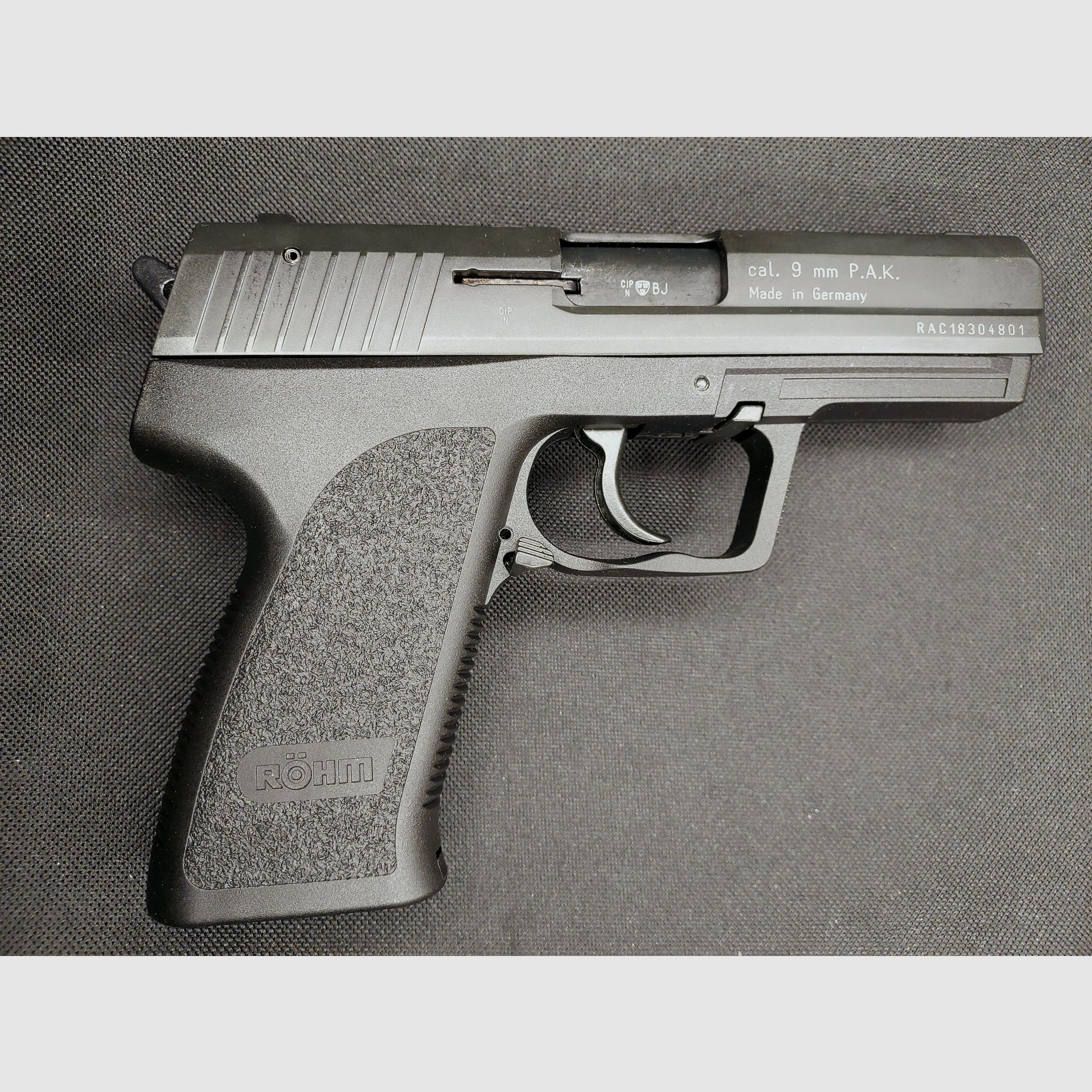 Röhm RG96 / RG 96 pistola de fogueo 9 mm P.A.K. PTB 699 niquelada