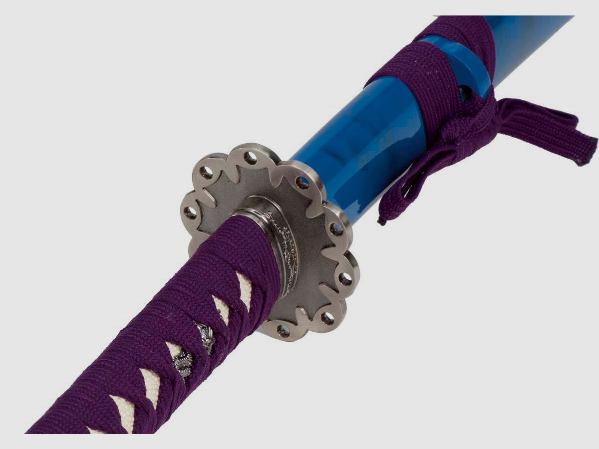 Un katana de Charlotte de One Piece avec un fourreau, image 2 sur 4