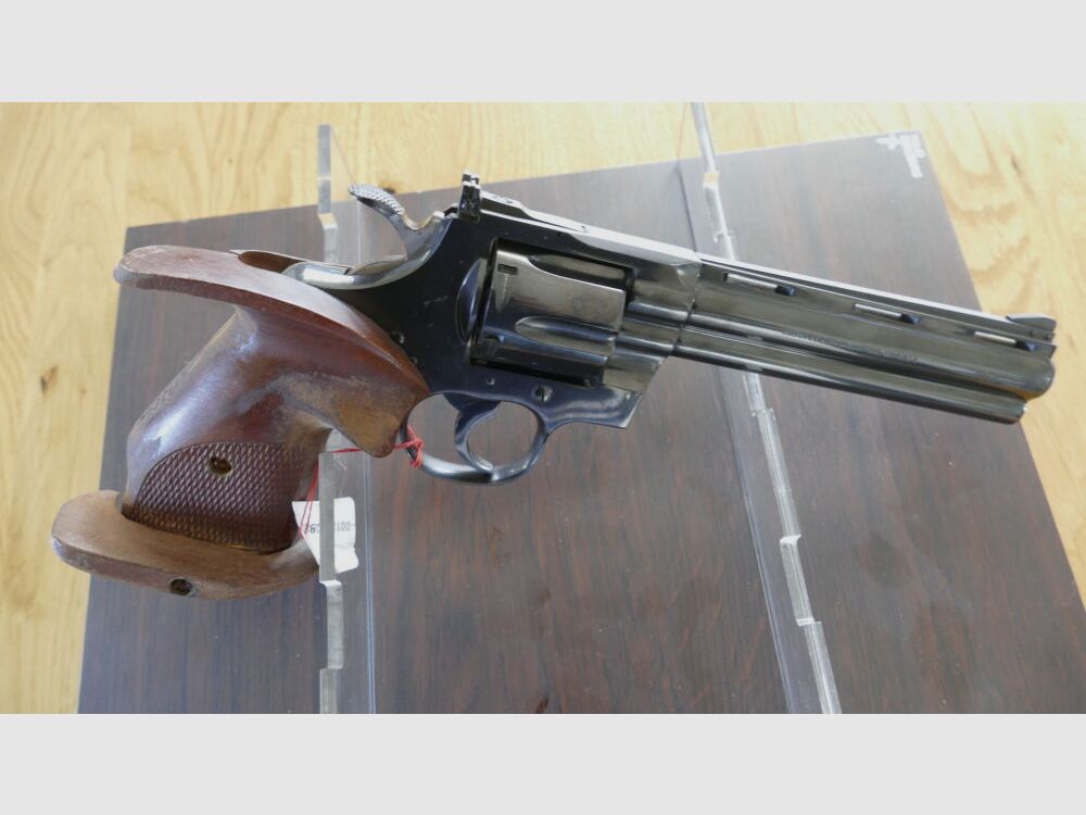 Colt	 Python