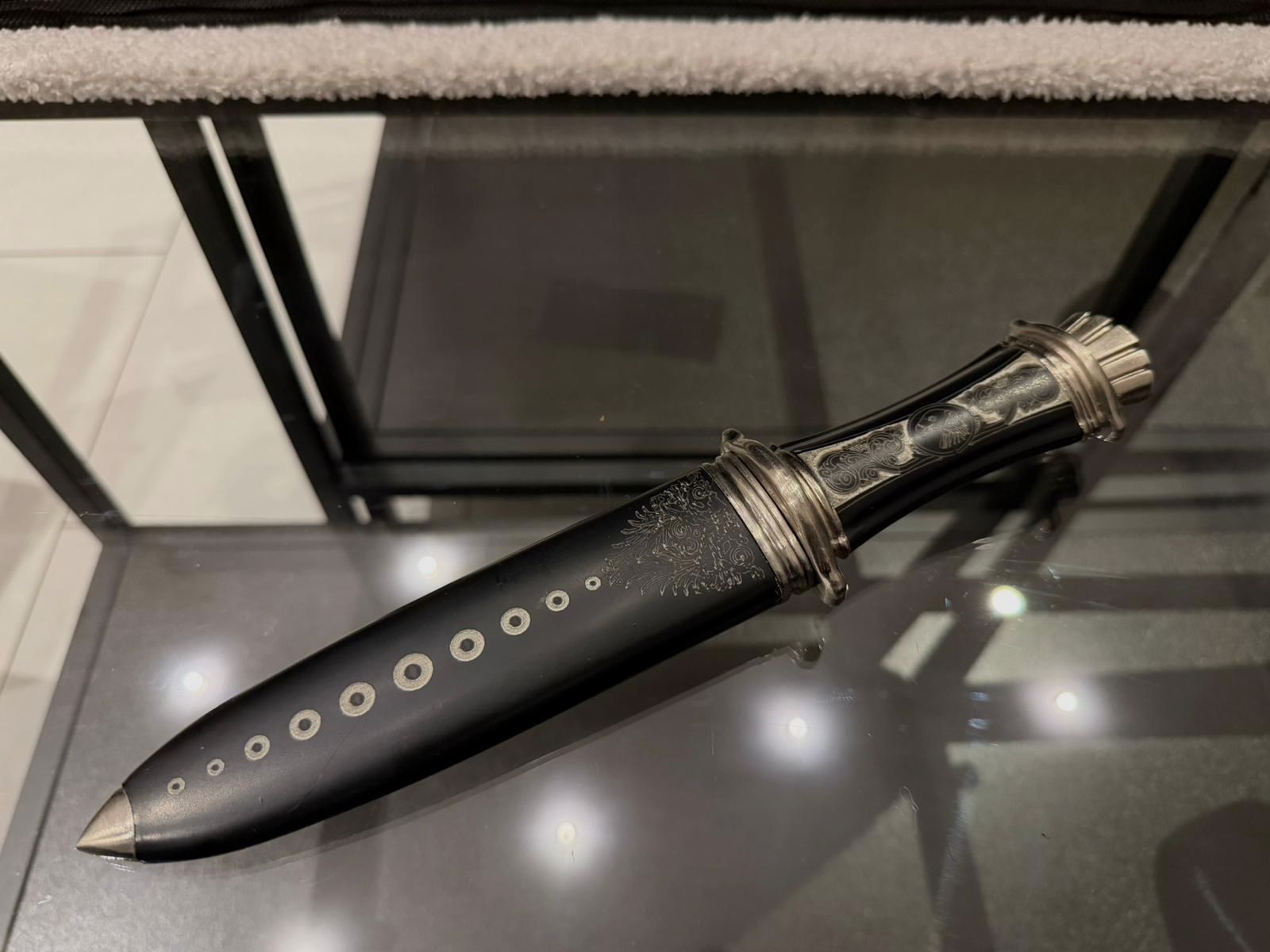 Exklusiver Sammlerdolch mit Damaststahl-Einlage