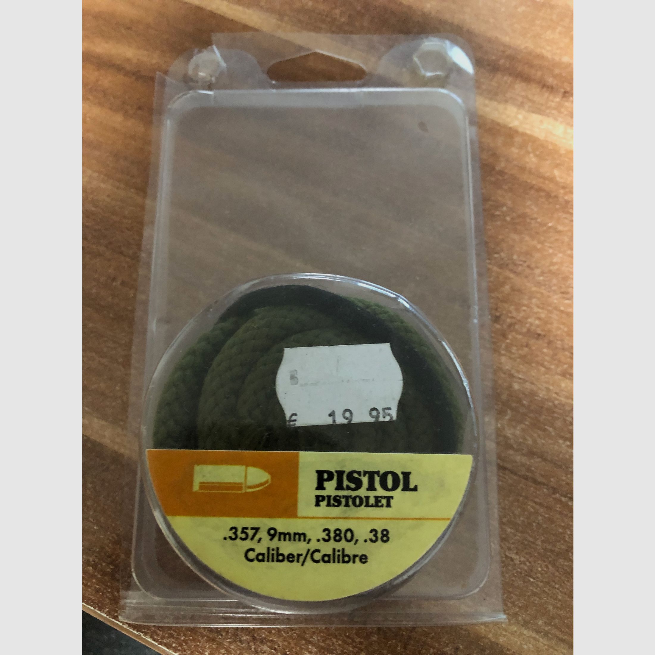 Corde de nettoyage pour armes de poing et plusieurs carabines.