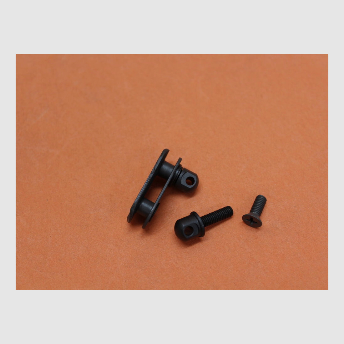 SADLAK Industries Fucile U.S. 7,62mm M14/ M1A: Posto QD rinforzato/ Gancio per cinghia Sadlak (140050)/ Anello per cinghia con piastra di supporto