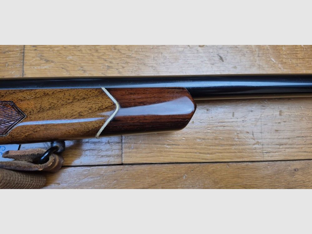 Sehr schöne BSA Jagdgewehr Modell CF2 — Kal. 300 Win Mag — Magazin 3 Schuss +1 — Holz von hoher Qualität in Grad V — Schmidt & Bender 1.5-6x Zielfernrohr — Exzellente Mechanik — Spiegel-Lauf — Eines der besten Jagdgewehre, die aus den Werkstätten der „Großen Epoche“ britischer Herkunft stammen — TBE/TBE+, Bild 12 von 39